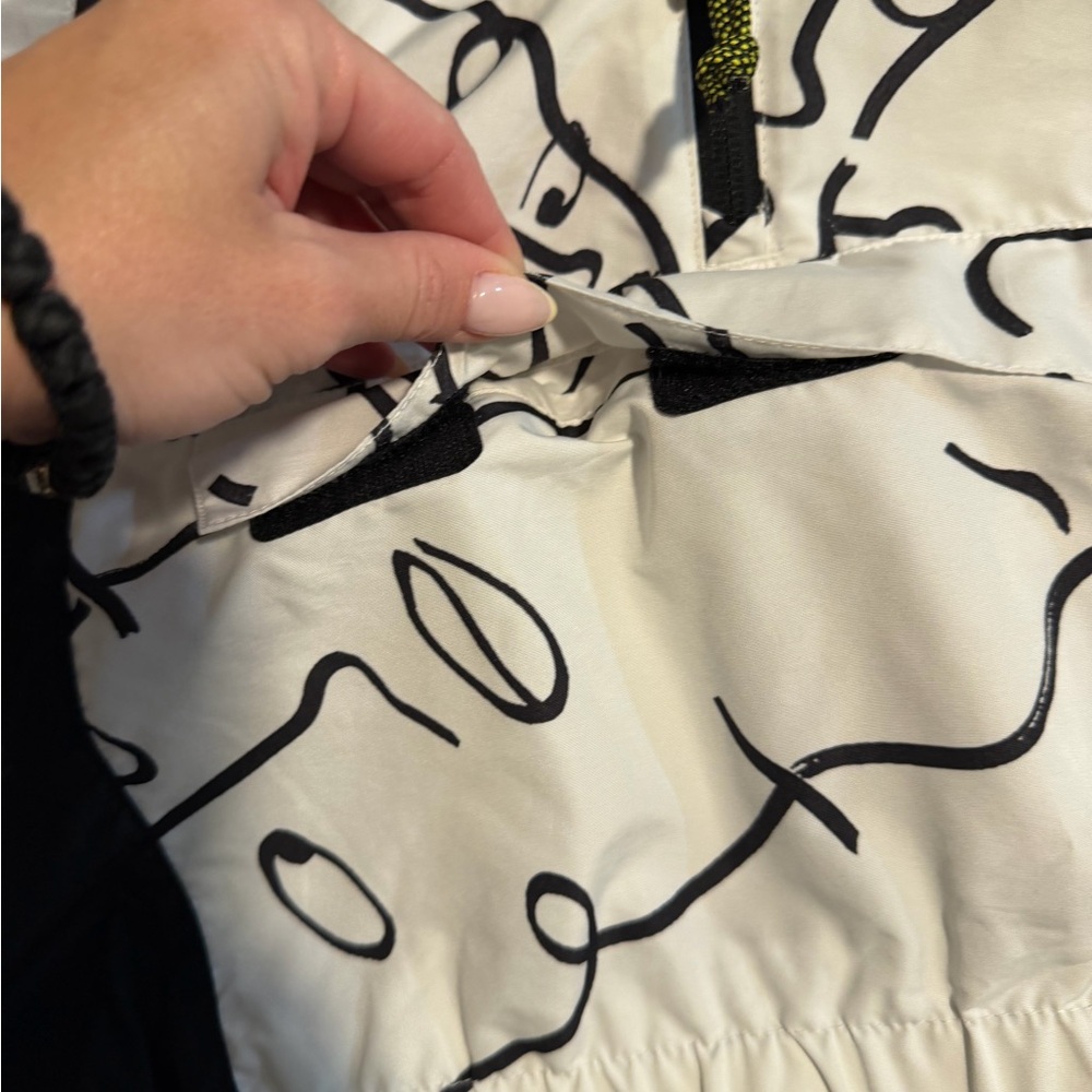 The North Face White, Black & Gray Graphic Hooded Bomber Jacket - Picture 11 of 14